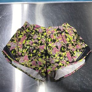 Lululemon Hotty Hot Short 4in